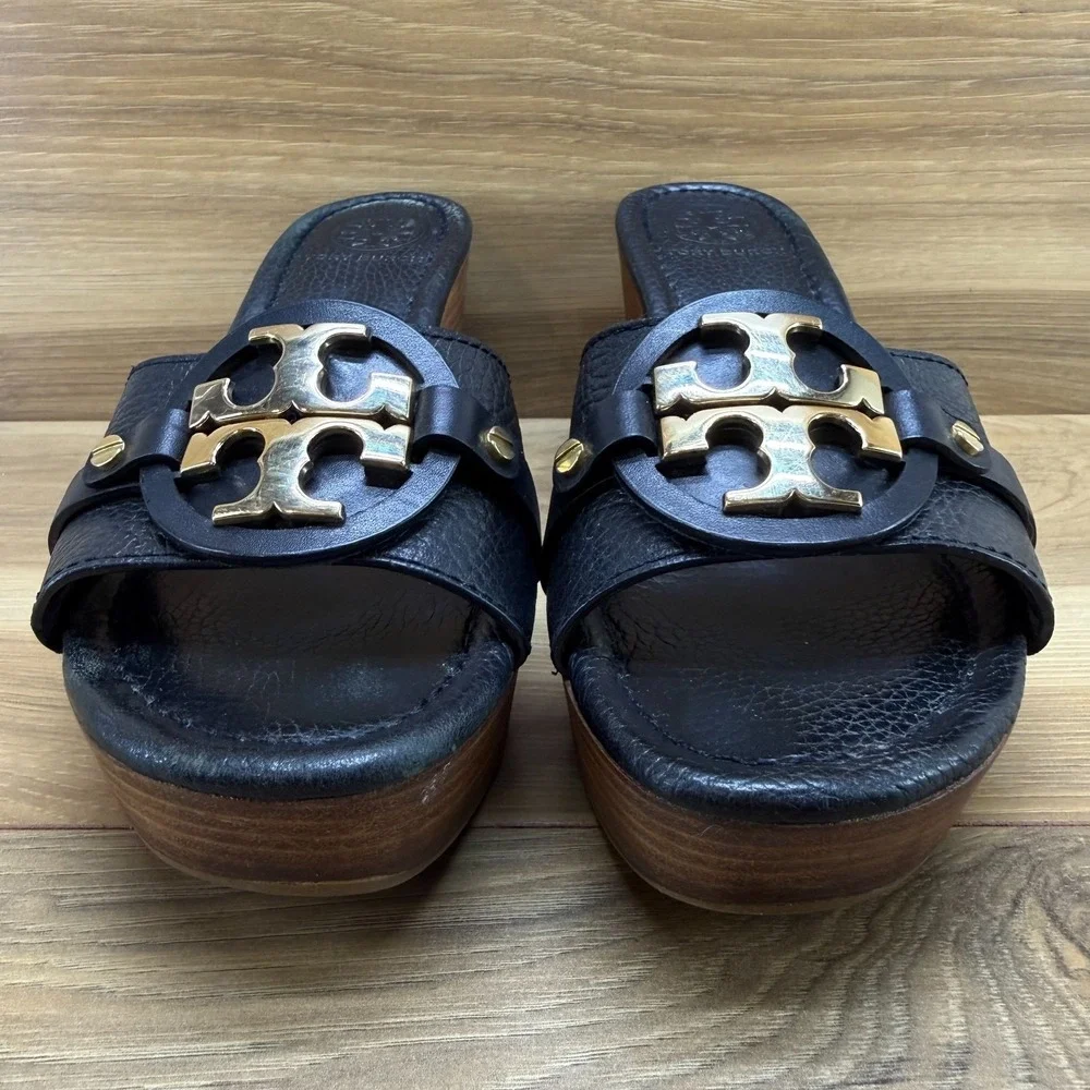 Tory Burch Patti Wedge Sandals 7 M Black Tumbled Leather Gold Miller Logo Resort